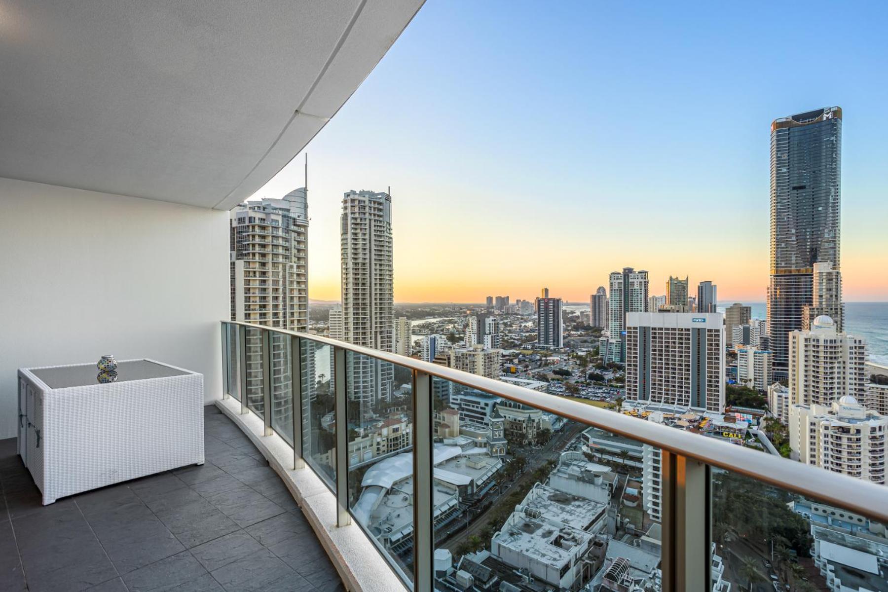 H Star Residences-- Paradise Stayz Gold Coast Esterno foto
