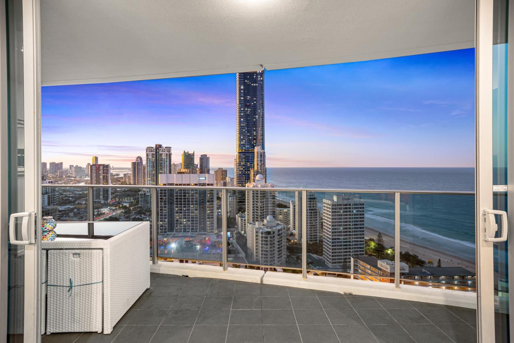 H Star Residences-- Paradise Stayz Gold Coast Esterno foto