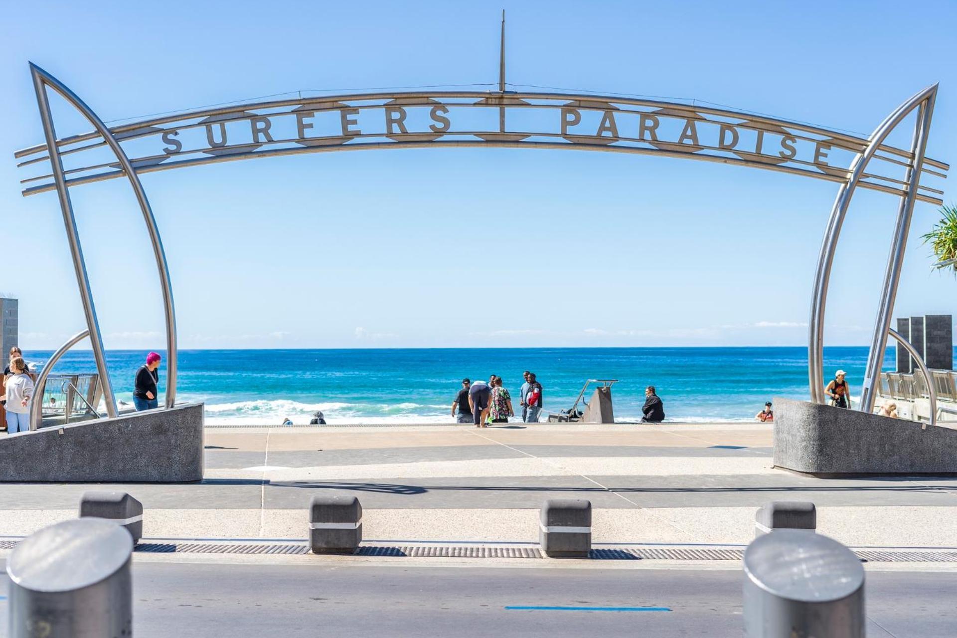 H Star Residences-- Paradise Stayz Gold Coast Esterno foto