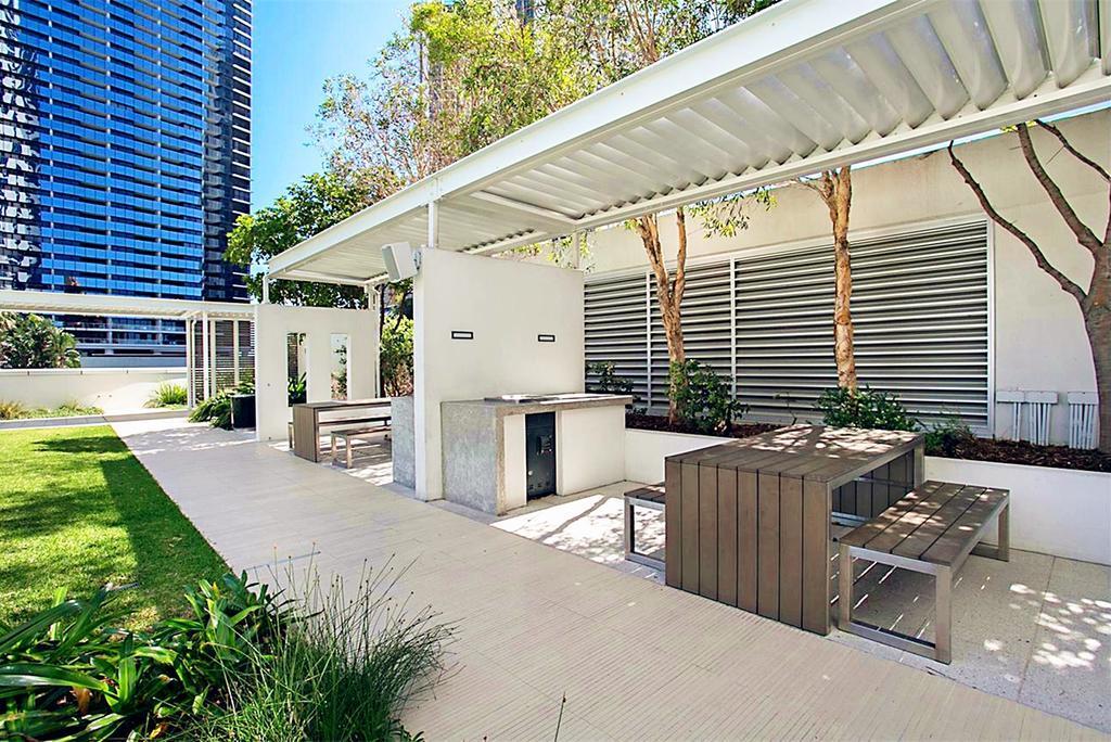 H Star Residences-- Paradise Stayz Gold Coast Esterno foto