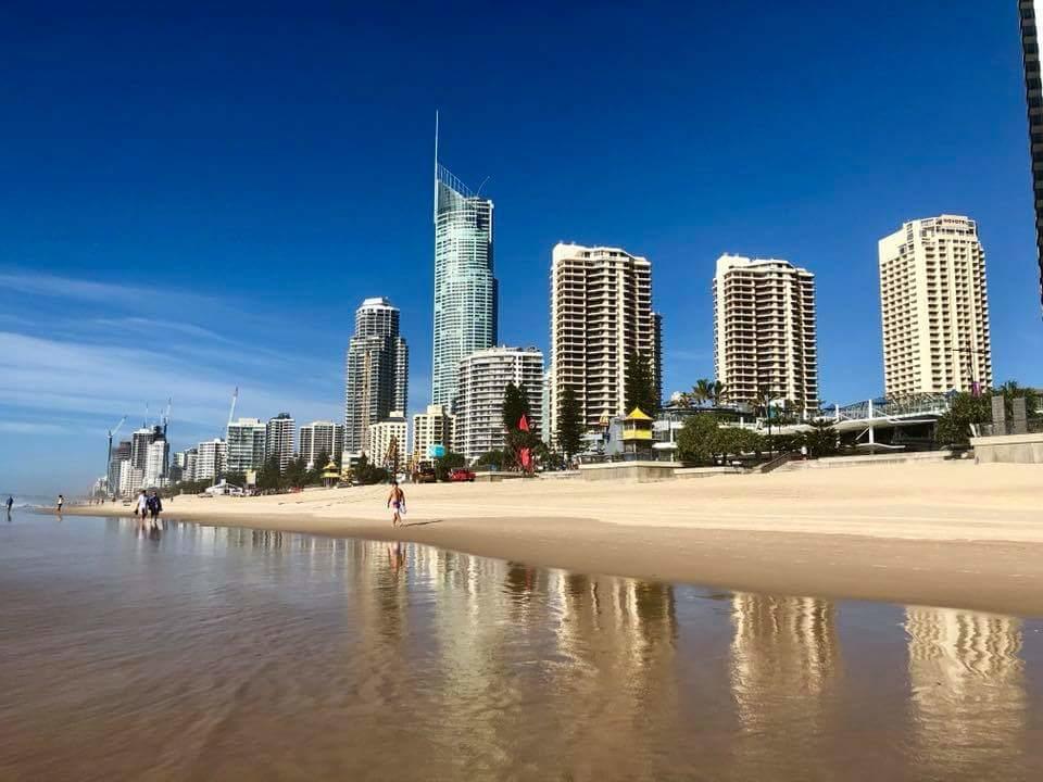 H Star Residences-- Paradise Stayz Gold Coast Esterno foto