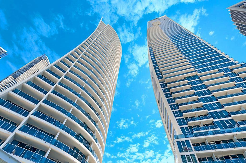 H Star Residences-- Paradise Stayz Gold Coast Esterno foto